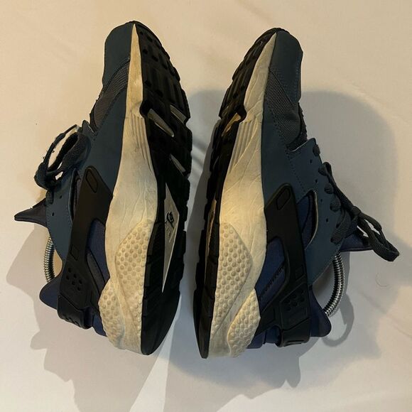 Nike Air Huarache Run SE' Metallic Hemattite/Black/Dark Grey - Picture 4 of 8